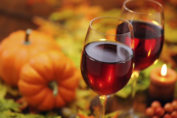 fall-wine-2-close-red-glasses-620