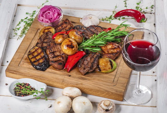 BBQ steak and wine 560.jpg